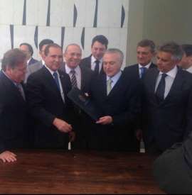 Temer recebe a notificação e se torna presidente em exercício